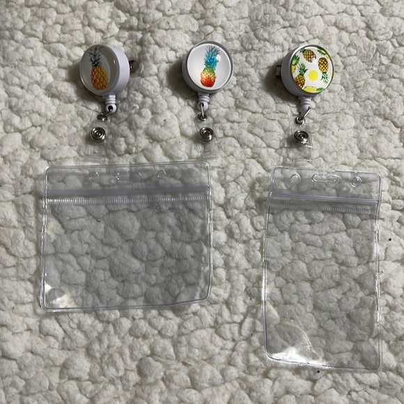 Other - New pineapple lanyard clips